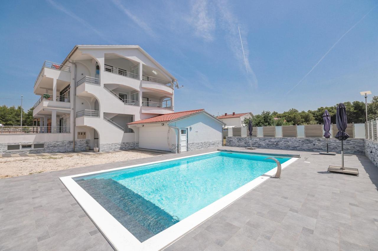 Apartments Nicola With Private Pool 比比涅 外观 照片
