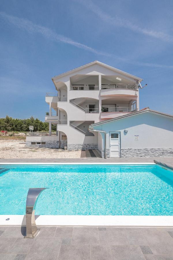 Apartments Nicola With Private Pool 比比涅 外观 照片