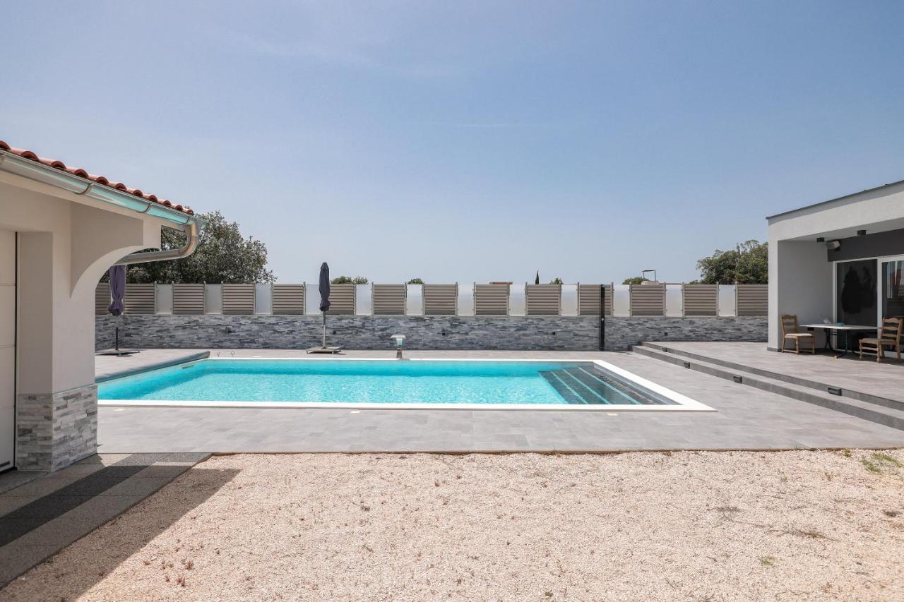 Apartments Nicola With Private Pool 比比涅 外观 照片