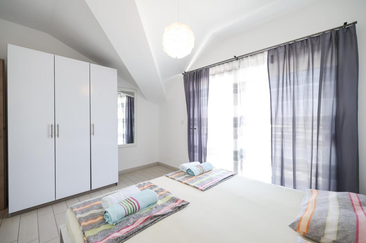 Apartments Nicola With Private Pool 比比涅 外观 照片